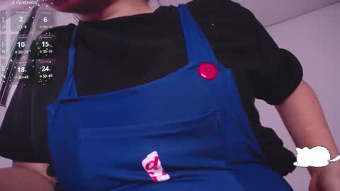 holly_16 online show from 02/04/25, 09:52