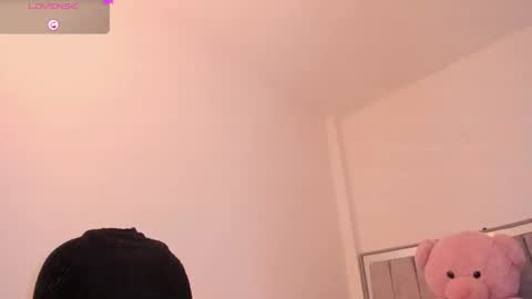 holly_16 online show from 02/20/26, 08:53