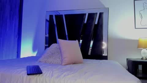 Snapshot of holly_29_m chatting on 03/09/26, 01:20 Mara online show from 03/09/26, 01:20