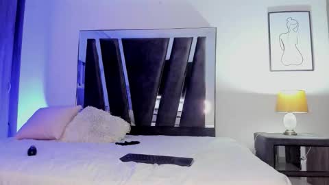 Snapshot of holly_29_m chatting on 03/12/26, 03:23 Mara online show from 03/12/26, 03:23