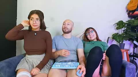 Holly and Honey online show from 01/07/26, 02:30