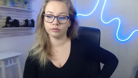 Holly online show from 01/29/25, 05:40