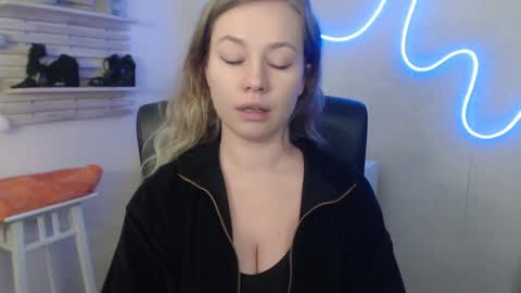 Holly online show from 02/07/25, 05:31