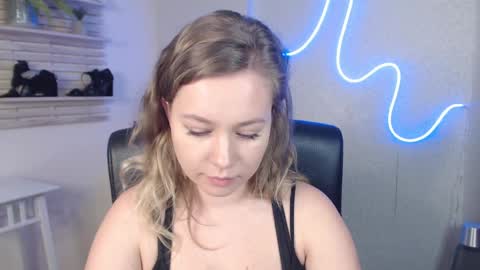 Holly online show from 03/05/25, 04:24