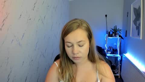 Holly online show from 09/08/25, 05:56