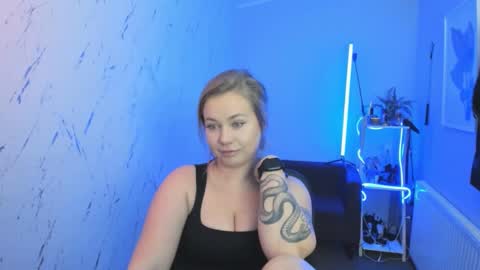 Holly online show from 10/13/25, 05:02