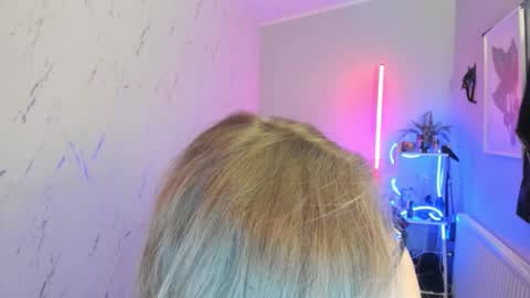 Holly online show from 10/28/25, 06:32