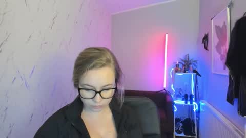 Holly online show from 11/04/25, 08:52