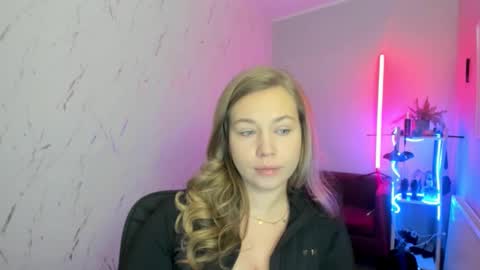 Holly online show from 11/29/25, 09:40