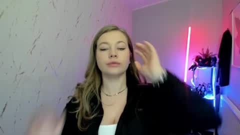 Holly online show from 01/13/26, 09:20