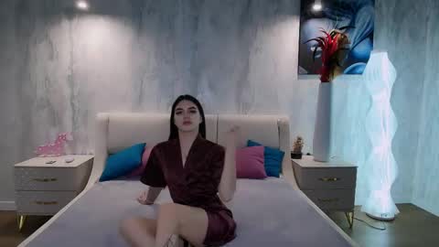 Snapshot of holly_beck chatting on 04/21/26, 08:20 Holly online show from 04/21/26, 08:20