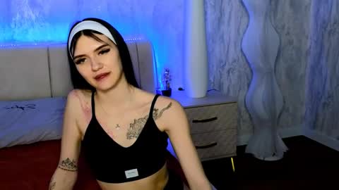 Holly online show from 05/26/26, 12:34