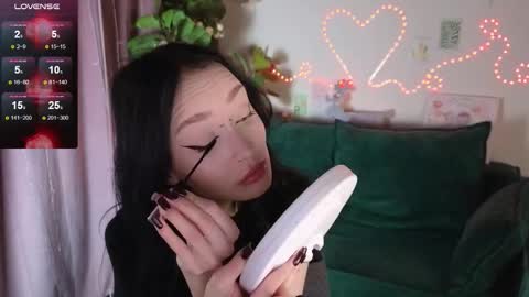 holly_berryy_ online show from 10/05/25, 01:48
