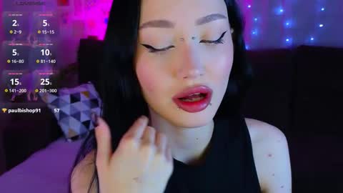 holly_berryy_ online show from 10/10/25, 01:59