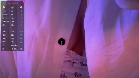 Snapshot of holly_molly_69 chatting on 04/05/26, 03:04 Molly online show from 04/05/26, 03:04