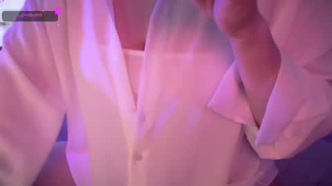 Snapshot of holly_molly_69 chatting on 04/12/26, 03:00 Molly online show from 04/12/26, 03:00