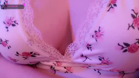 Snapshot of holly_molly_69 chatting on 07/11/26, 03:20 Molly online show from 07/11/26, 03:20