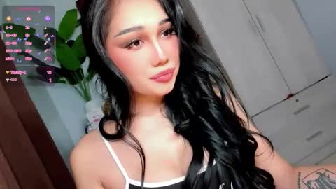 Snapshot of holly_preciousxx chatting on 05/23/26, 10:58 Hi Im Precious online show from 05/23/26, 10:58