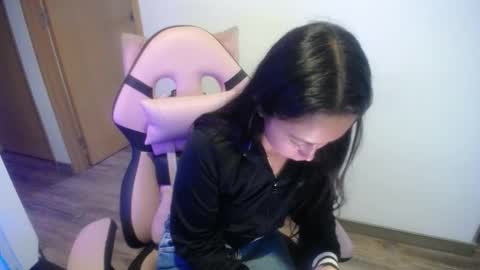 Holly online show from 10/17/25, 09:50