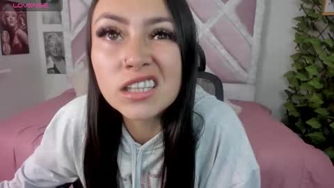 Holly online show from 11/28/25, 12:46