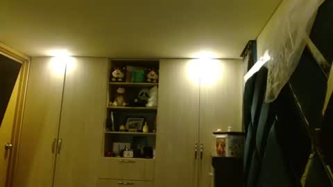 Holly online show from 06/22/26, 04:31