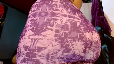 holly_thomsonx69 online show from 01/17/25, 01:15