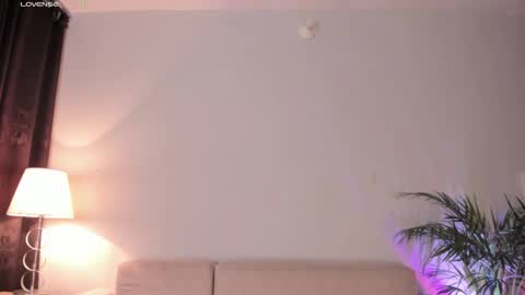 Snapshot of holly_velvett chatting on 03/22/26, 06:50 holly online show from 03/22/26, 06:50
