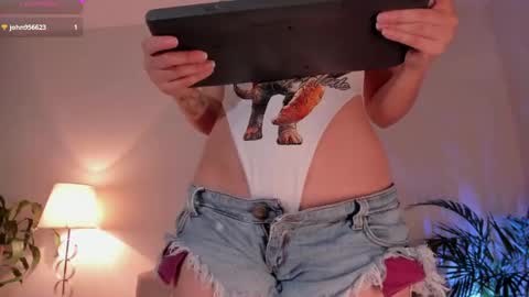 Snapshot of holly_velvett chatting on 04/14/26, 03:12 holly online show from 04/14/26, 03:12