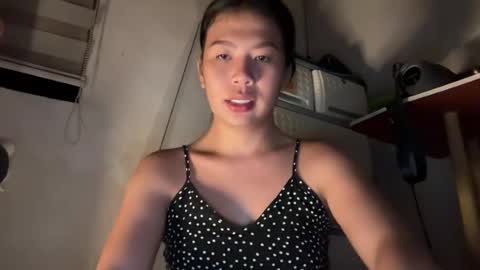 holly_wyn online show from 07/07/26, 11:47