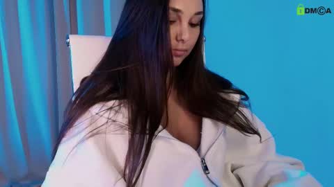 hollyextra online show from 02/13/25, 06:59