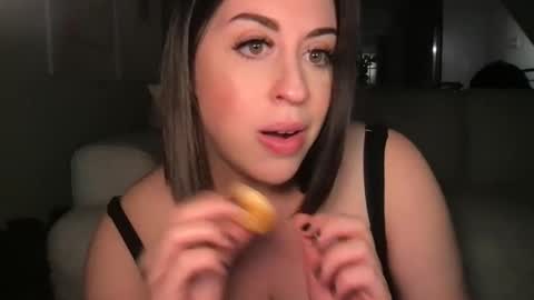 Snapshot of hollyh0x chatting on 02/10/25, 04:52 Holly Hox online show from 02/10/25, 04:52