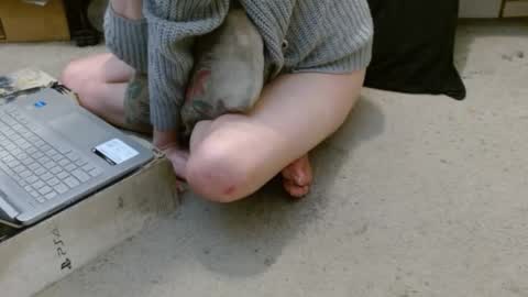 Snapshot of hollyhawkes chatting on 01/18/25, 10:06 Holly Hawkes online show from 01/18/25, 10:06