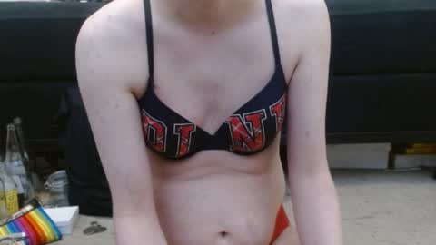 Snapshot of hollyhawkes chatting on 02/01/25, 11:48 Holly Hawkes online show from 02/01/25, 11:48