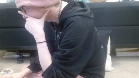 Snapshot of hollyhawkes chatting on 03/11/25, 12:33 Holly Hawkes online show from 03/11/25, 12:33