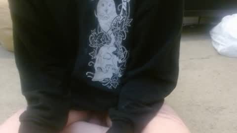 Snapshot of hollyhawkes chatting on 10/16/25, 01:39 Holly Hawkes online show from 10/16/25, 01:39