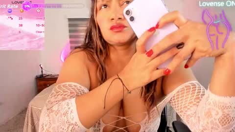 Snapshot of hollymollyxoxo chatting on 09/26/25, 06:45 Molly online show from 09/26/25, 06:45