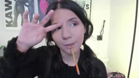 Snapshot of hollypeach_ chatting on 06/16/26, 07:27 hollypeach_ online show from 06/16/26, 07:27