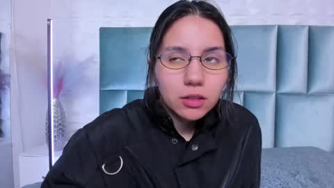 Snapshot of hollypeach_ chatting on 06/29/26, 06:41 hollypeach_ online show from 06/29/26, 06:41