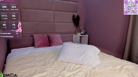 Holly online show from 02/08/26, 01:42