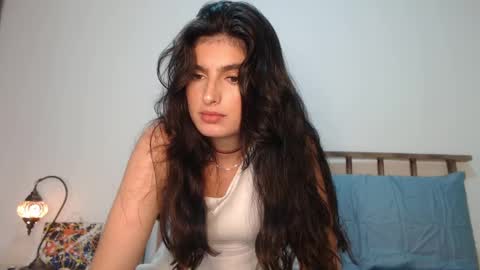 Snapshot of hollyshit_ chatting on 02/22/25, 01:00 hollyshit_ online show from 02/22/25, 01:00