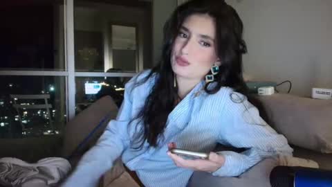 Snapshot of hollyshit_ chatting on 09/21/25, 12:12 hollyshit_ online show from 09/21/25, 12:12