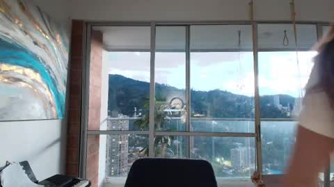 Snapshot of hollyshit_ chatting on 11/17/25, 10:48 hollyshit_ online show from 11/17/25, 10:48