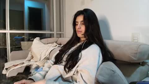 Snapshot of hollyshit_ chatting on 11/23/25, 12:54 hollyshit_ online show from 11/23/25, 12:54