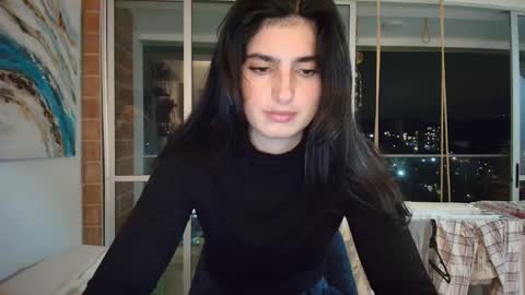 Snapshot of hollyshit_ chatting on 11/24/25, 12:32 hollyshit_ online show from 11/24/25, 12:32