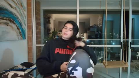 hollyshit_ online show from 01/15/26, 12:37