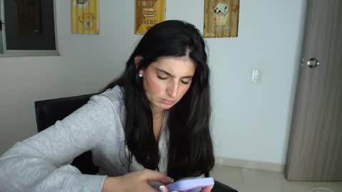 Snapshot of hollyshit_ chatting on 05/20/26, 12:50 hollyshit_ online show from 05/20/26, 12:50