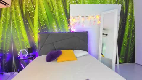 HollyTaillor online show from 09/13/25, 05:07