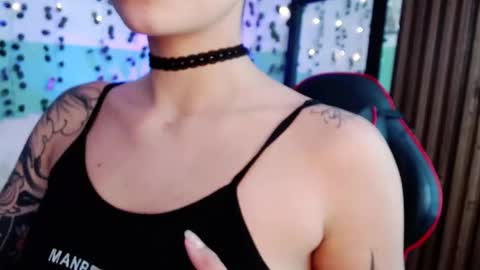 Snapshot of hollyxx_ chatting on 12/26/24, 11:57 holly online show from 12/26/24, 11:57