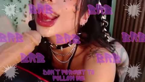 Snapshot of hollyxx_ chatting on 01/03/25, 06:24 holly online show from 01/03/25, 06:24