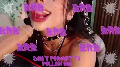 Snapshot of hollyxx_ chatting on 01/05/25, 04:59 holly online show from 01/05/25, 04:59